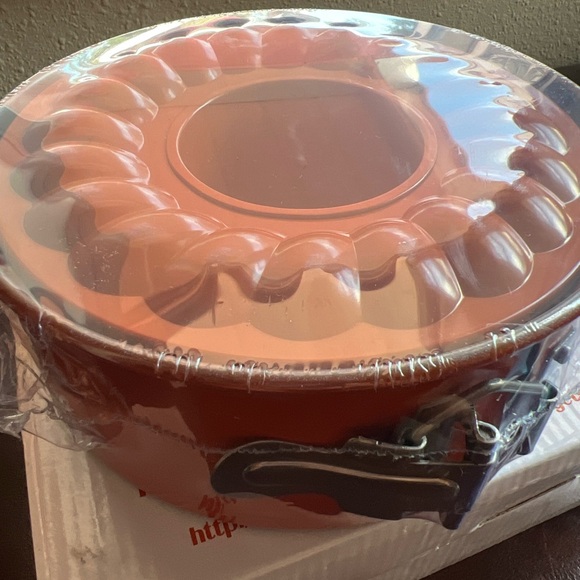 Insta-Pan 7” Non-stick Springform Bundt Pan, DebbieDoo’s Home Pressure Cooking - Picture 5 of 6